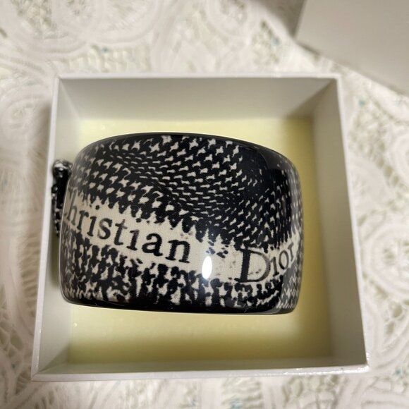 Authentic DIOR Vintage Houndstooth Resin Bangle Bracelet with Box - Picture 11 of 15
